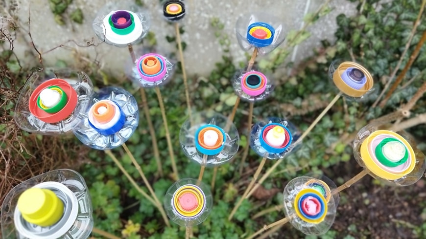 Fleurs en plastique